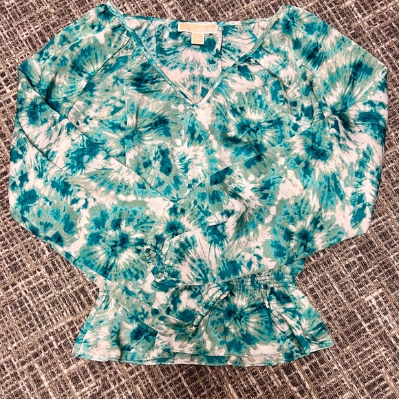 Michael Kors lightweight long sleeve top. - Picture 3 of 4